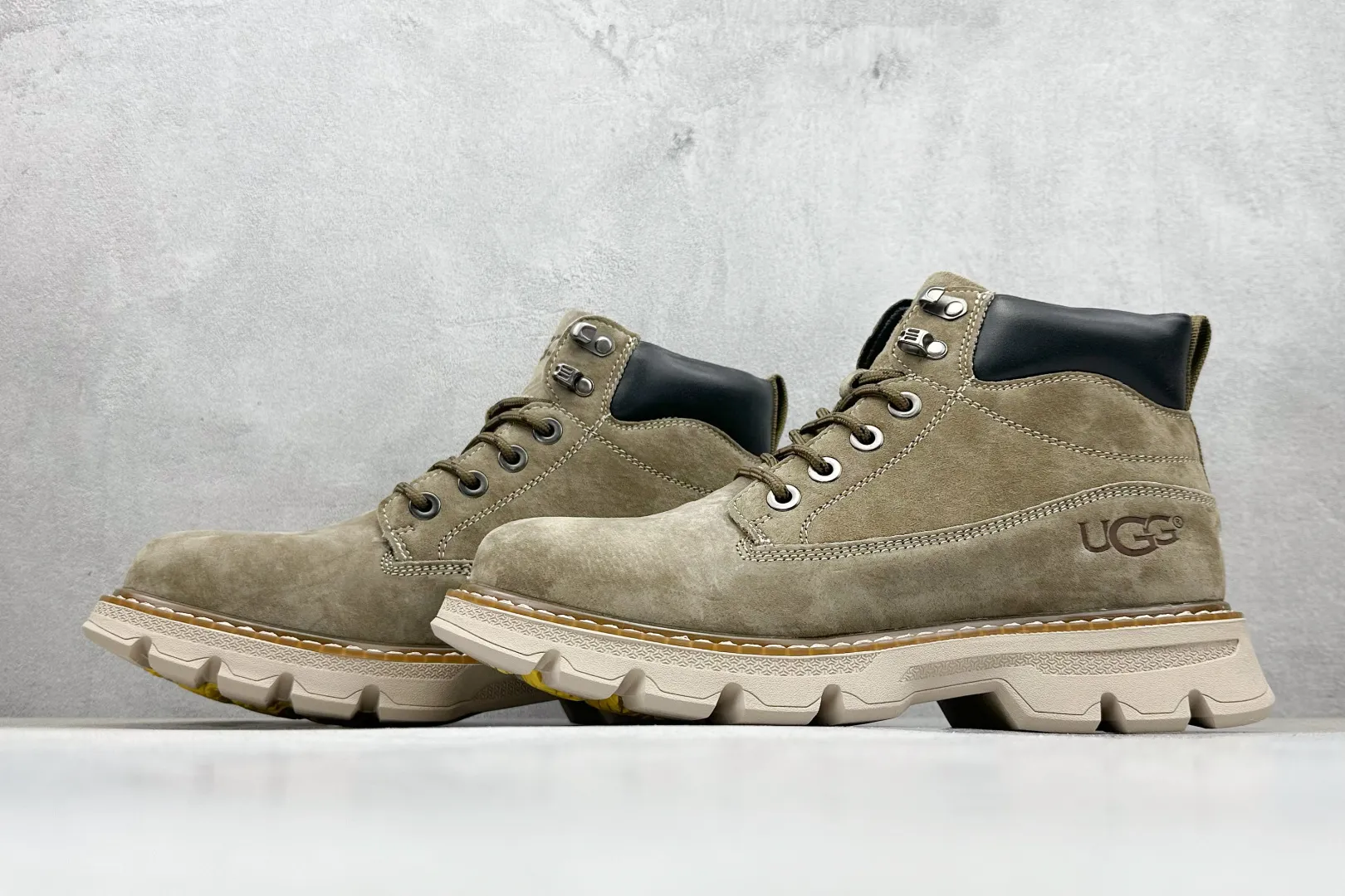🐲💰 600 support store opening UGG 2025 autumn and winter new men's mid-cut casual Martin boots series #Guangdong Dachang quality 25ss autumn and winter new style fashion trend matching The fabric is imported from Italy frosted cowhide. The whole shoe is made of genuine cowhide material, from the outsole to the hardware, all made from OEM raw materials. Good products do not kill pigs. The quality of the first order is strictly controlled. The full set of official website unified packaging. This winter's cold-proof outdoor products, daily casual matching A must-have for stylish men‼ American affordable luxury brand [UGG] Tasman Weather Hybrid Tasman hybrid series mid-top lightweight casual Martin boots" Size: 39-44 (one size larger than sports shoes)